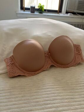 Victoria's Secret Strapless Lace Push-Up Bra in Blush